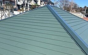 屋根金属カバー工事